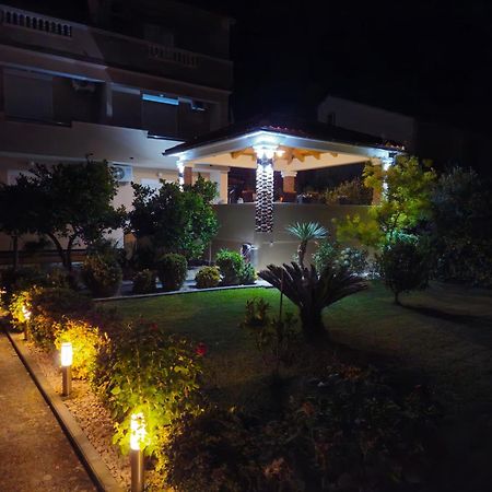 Apartments Luka Rab Town Bagian luar foto
