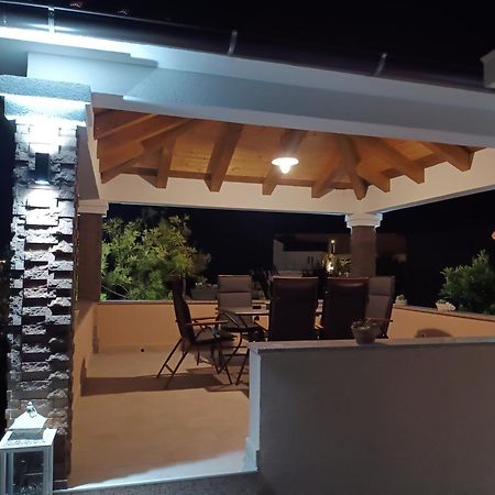 Apartments Luka Rab Town Bagian luar foto
