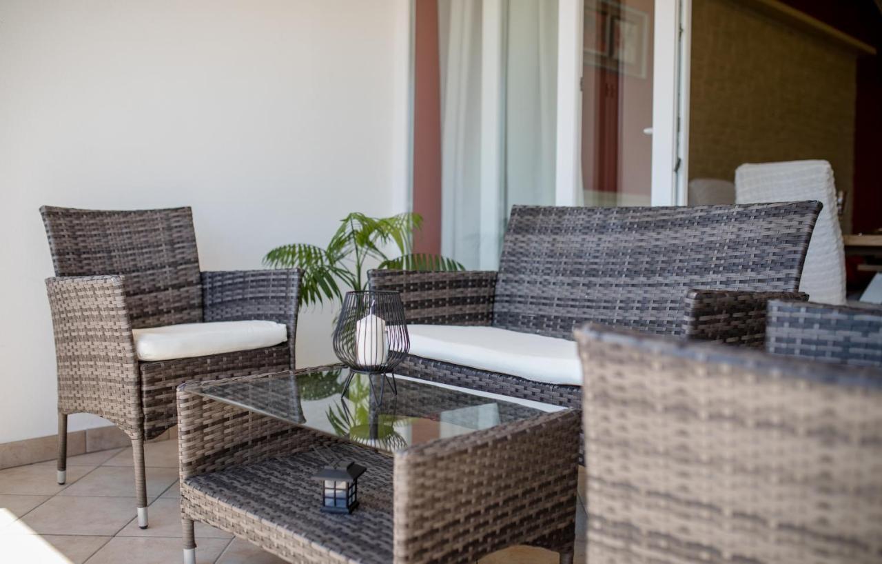 Apartments Luka Rab Town Bagian luar foto