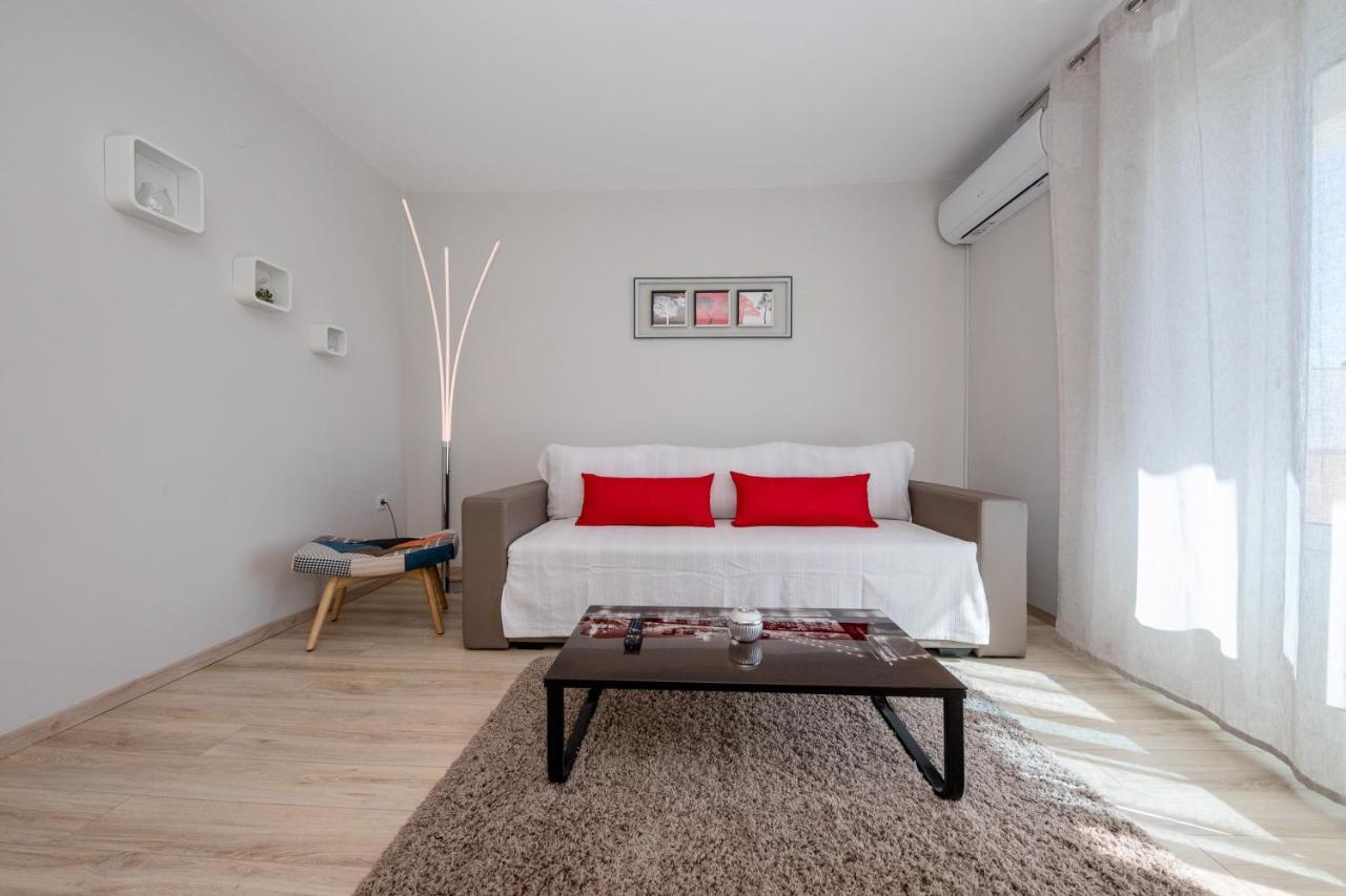 Apartments Luka Rab Town Bagian luar foto