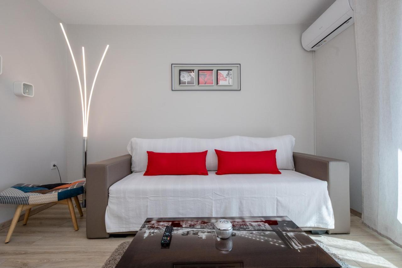 Apartments Luka Rab Town Bagian luar foto