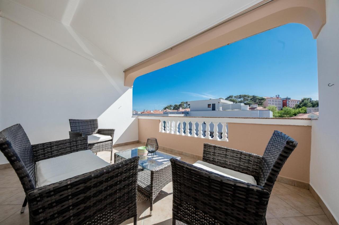 Apartments Luka Rab Town Bagian luar foto