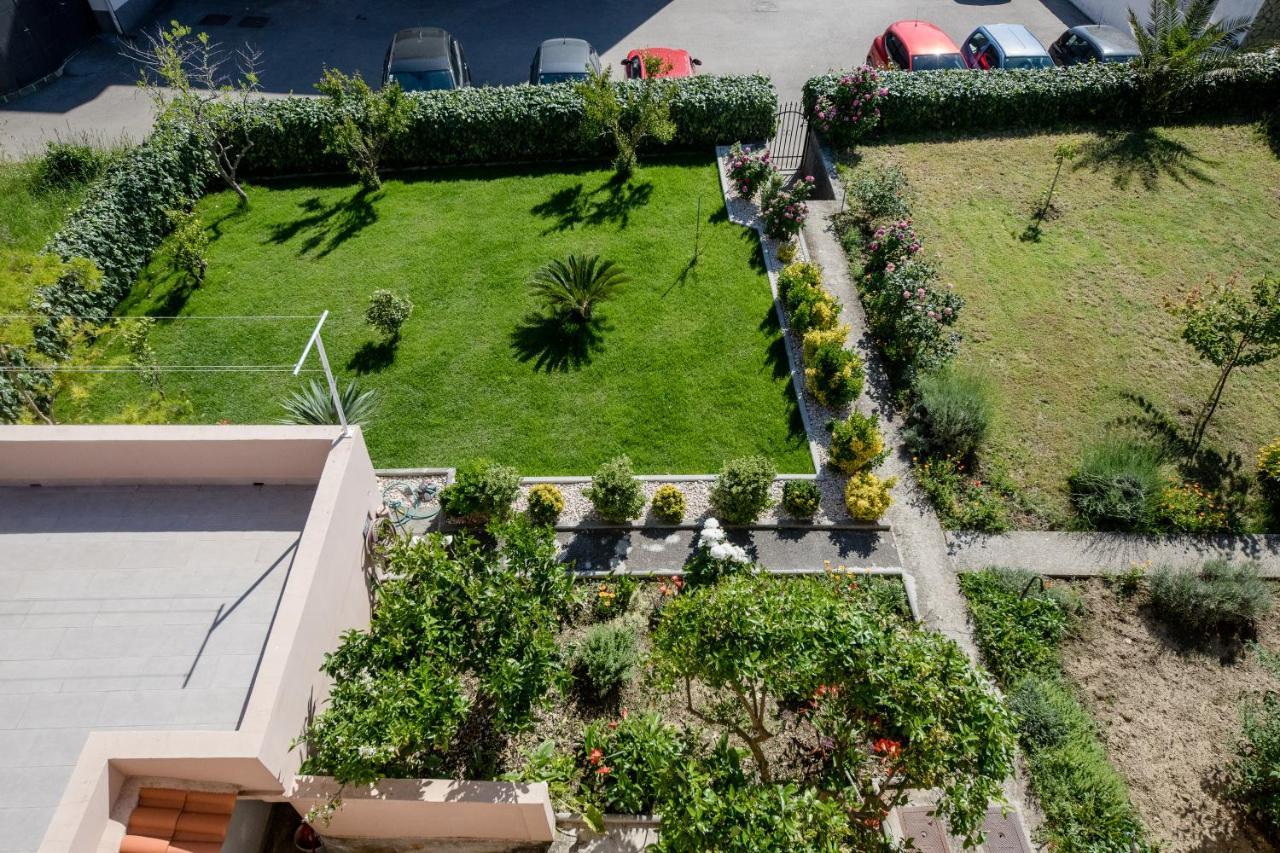 Apartments Luka Rab Town Bagian luar foto