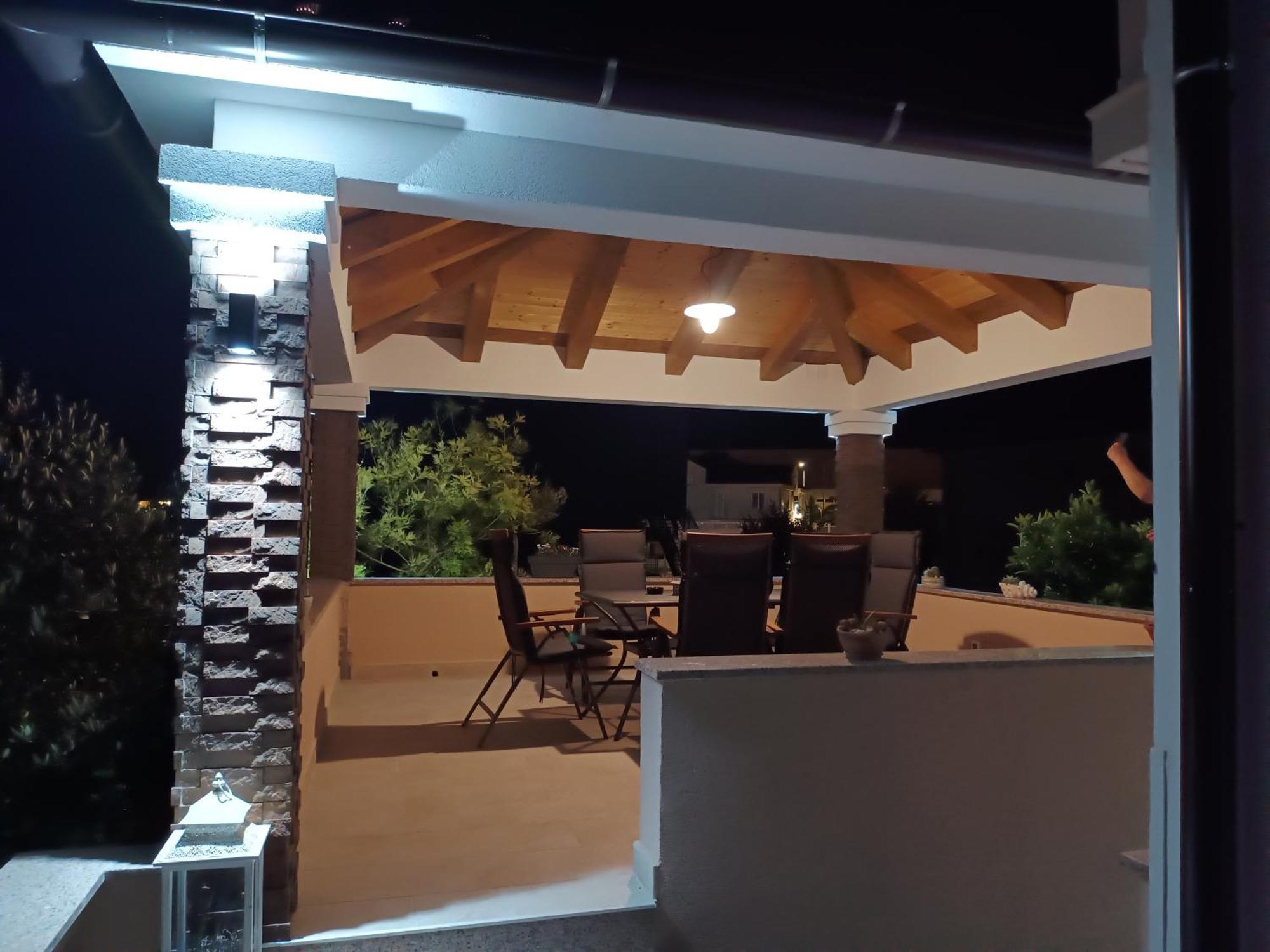 Apartments Luka Rab Town Bagian luar foto